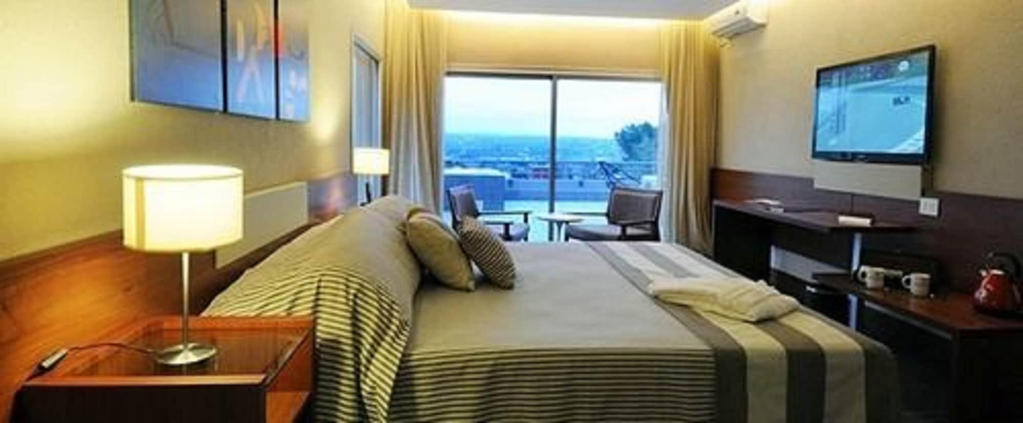 Pinares Panorama Suites, Spa & Convention Center Villa Carlos Paz Exterior foto